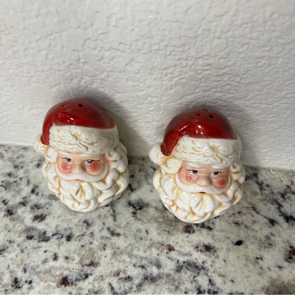 Santa Claus Ceramic Salt and Pepper Shaker set Christmas Holiday - Picture 2 of 6